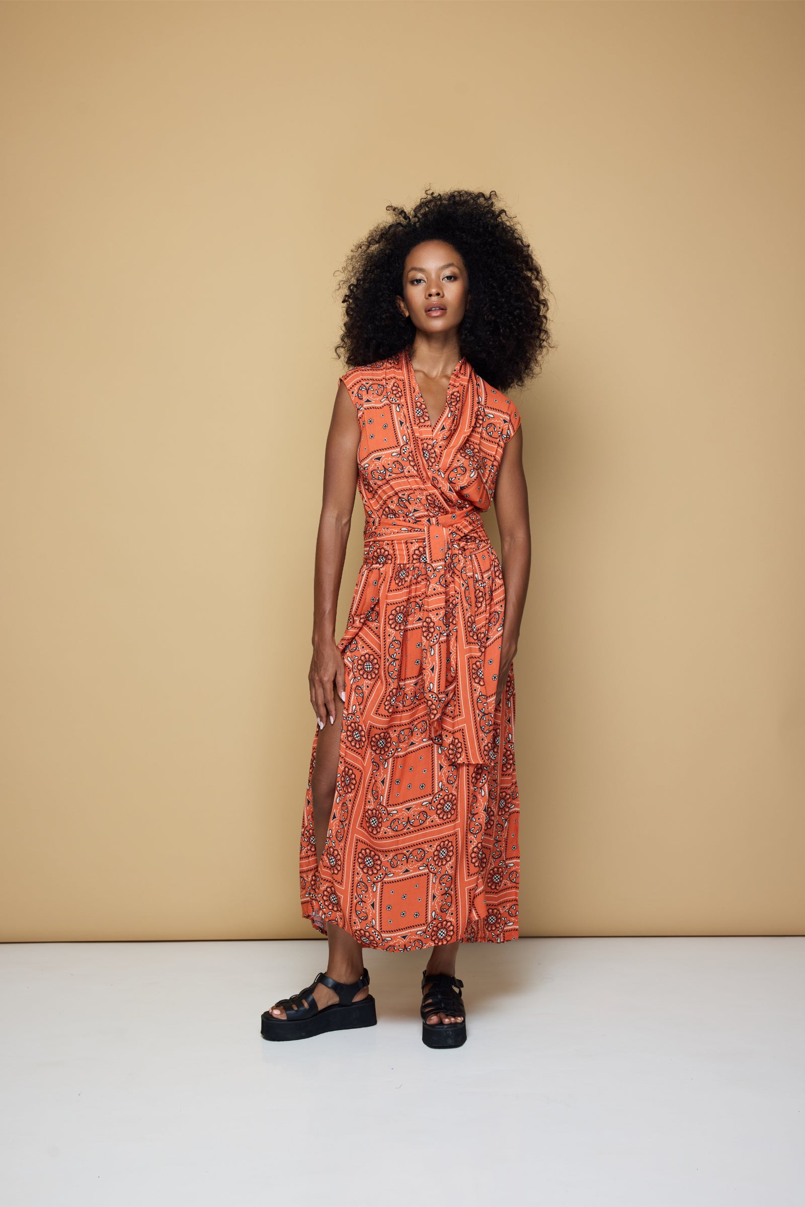 THE POINT DRESS MAXI - BANDANA BLOOD ORANGE PRINT